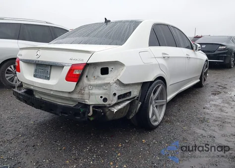 2010 Mercedes-Benz E 550 4Matic из США, поврежденный, VIN WDDHF9AB5AA114390